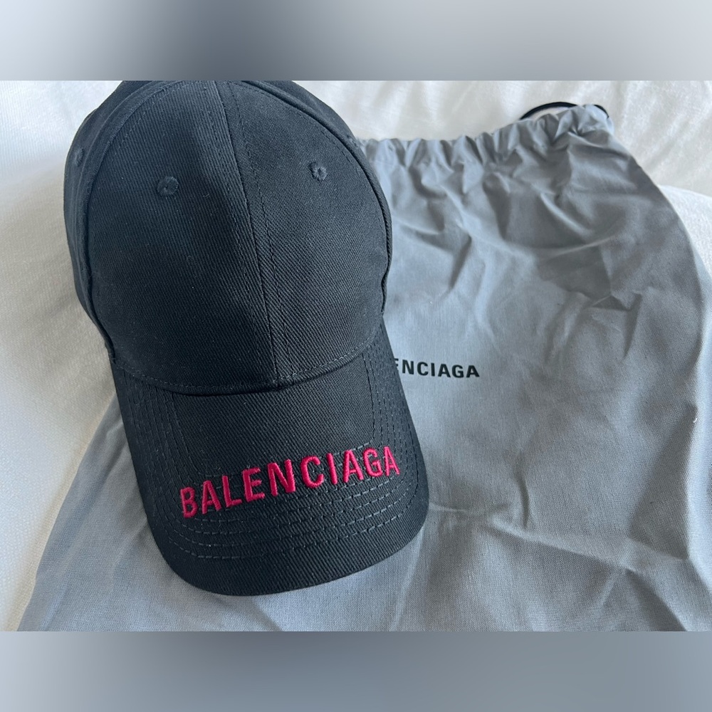 Balenciaga logo cap